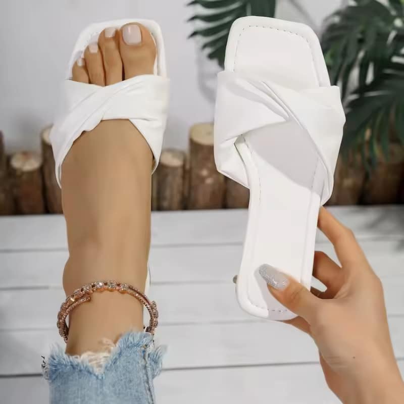 Women’s Square Heel Leather Slippers – Solid Color Fashion Sandals